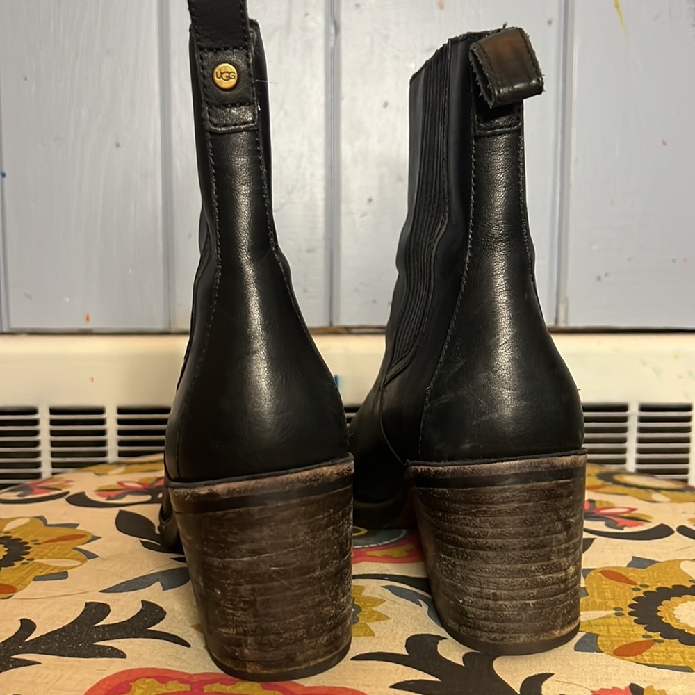 Ugg Camden Boot- Gently Worn With Box! - image 7